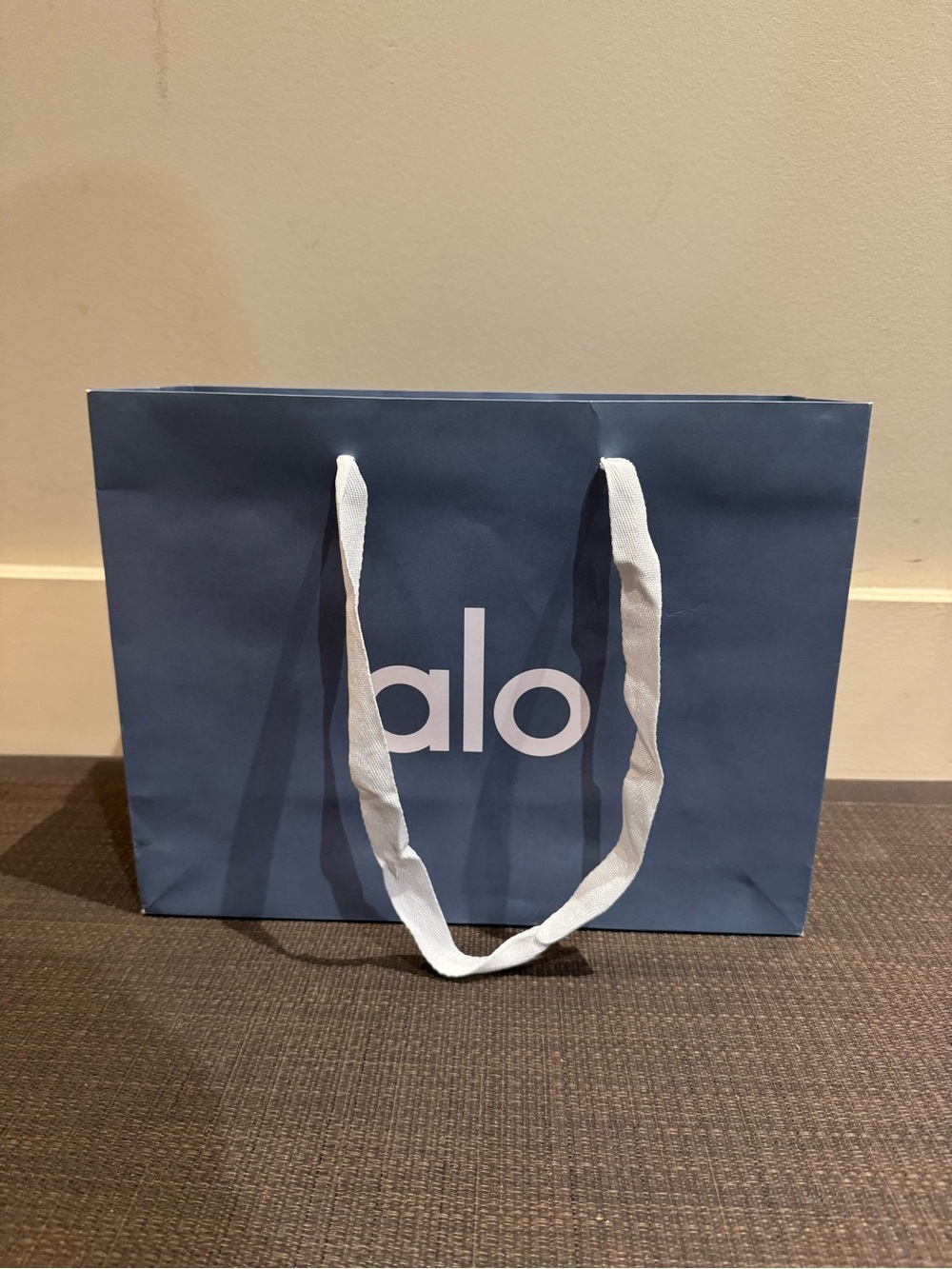 Alo Paper Shopping Bag
